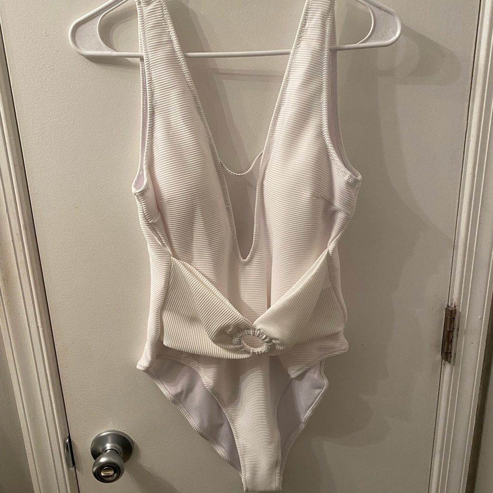White cupshe one piece bathing suit